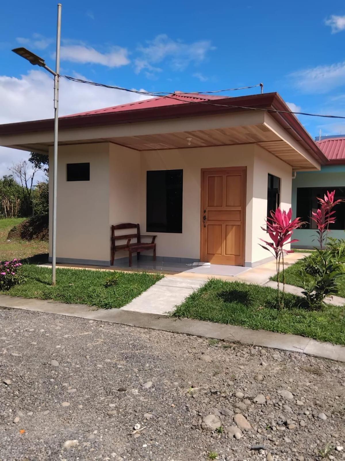 Cabinas El Pilon Rio Celeste Екстериор снимка